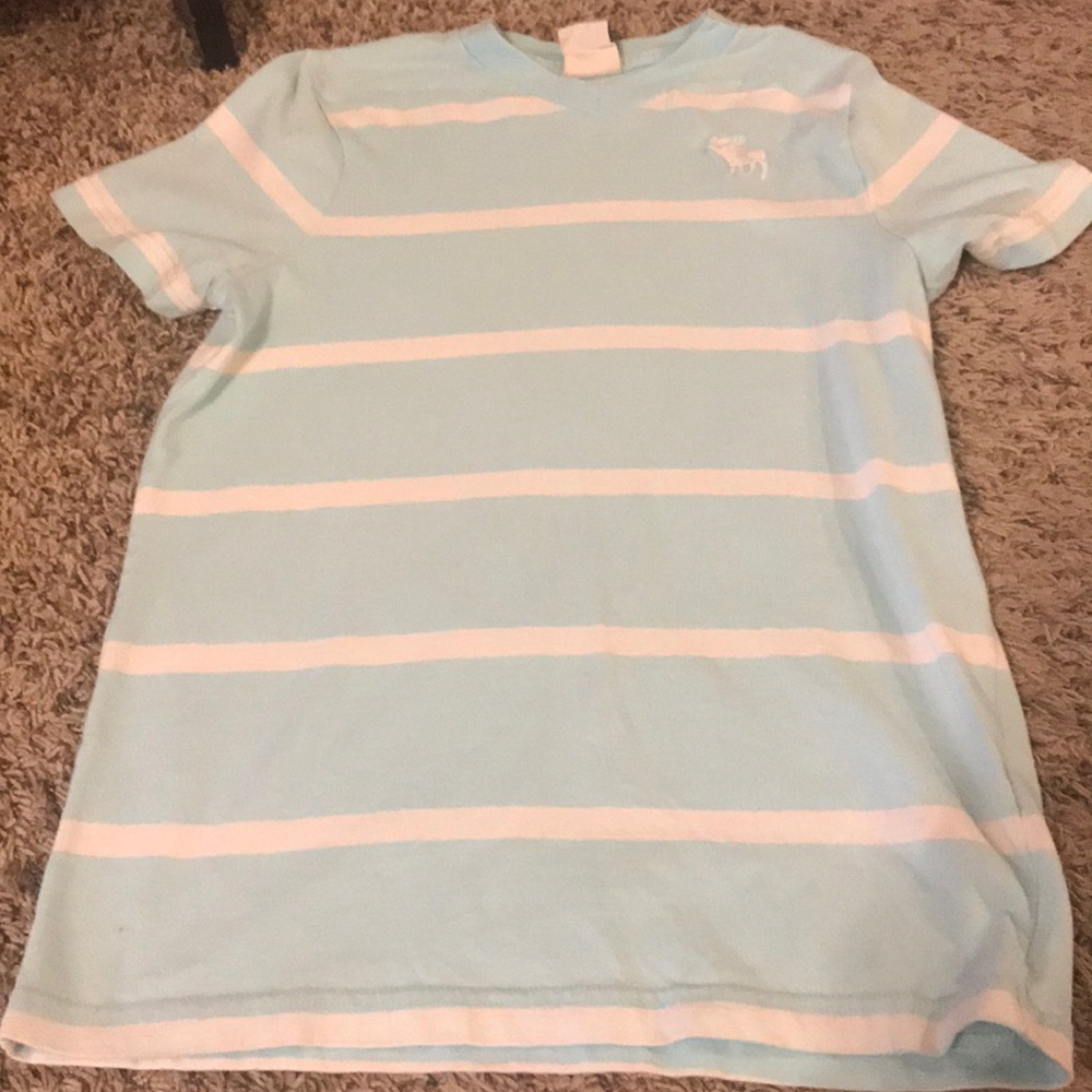 Boys v-neck tee